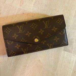 Louis Vuitton Sarah Wallet